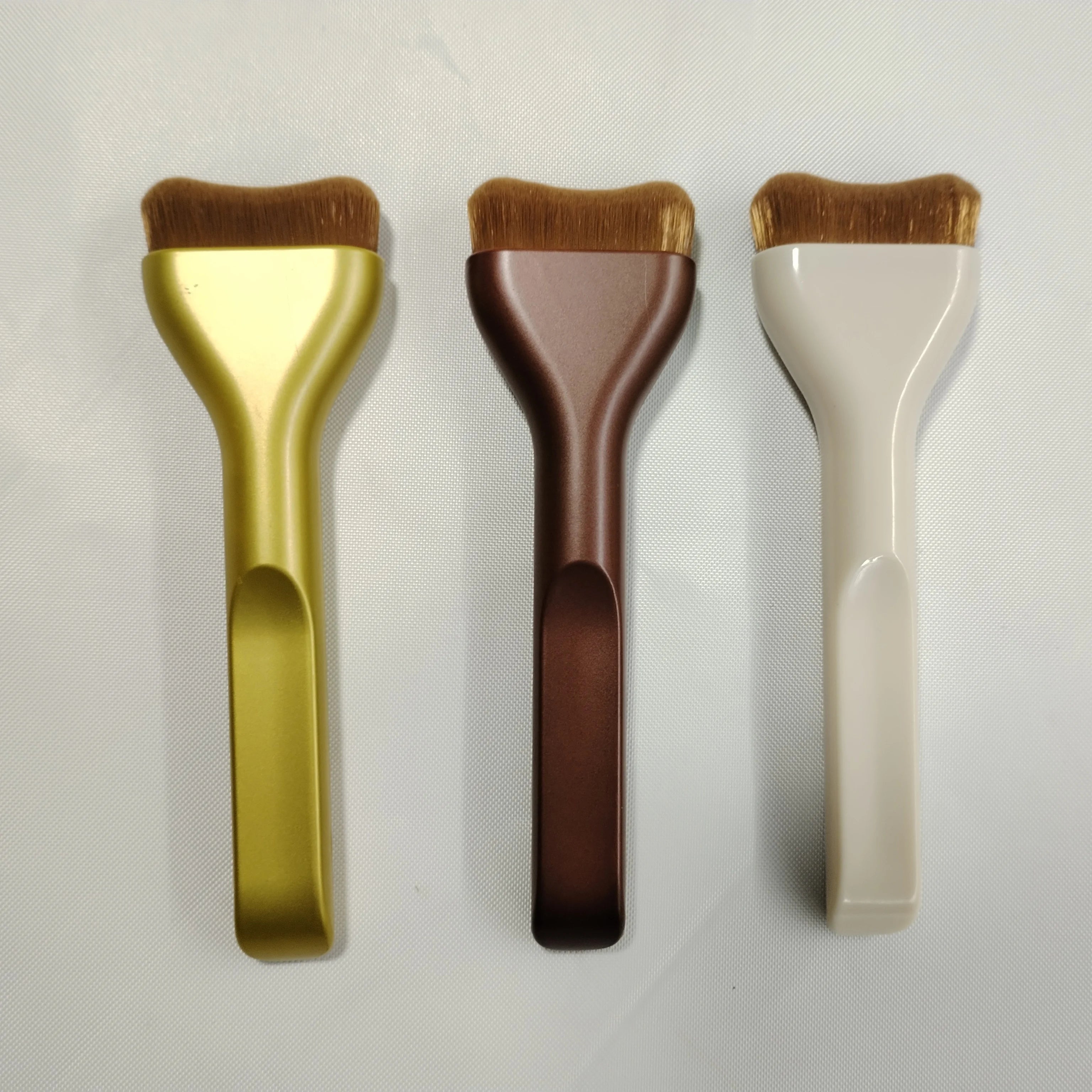 Hot Selling Tongue-Shaped Foundation Brush Makeup Brush with Synthetic Hair Face Brush
