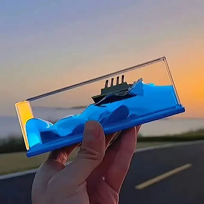 Acrylic Cruise Ship Hits Iceberg Decoration That Never Sinks Liquid Wave Paperweight Desk Toy Car Desktop Ornaments
