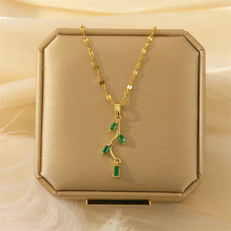 Wholesale No Fade Titanium Steel Design Women Fashion Jewelry Emerald Leaf Shaped Zircon Necklace