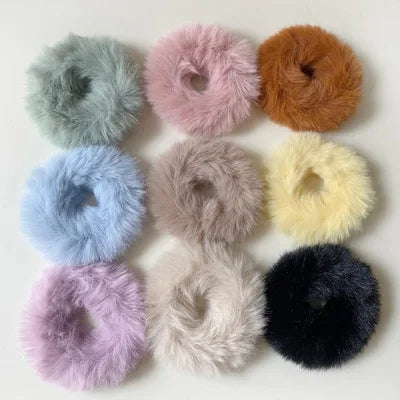 Autumn Winter 2021 Woman's Plush Scrunchies Lovely Cute Girls Bun Ponytail Solid Color Fabric Hair Scrunchies-Wholesale