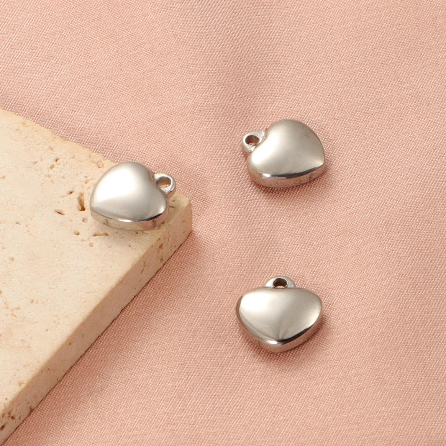 Hot Selling Stainless Steel Round Heart Simple High-end DIY Customizable Engraved Pendant Accessories