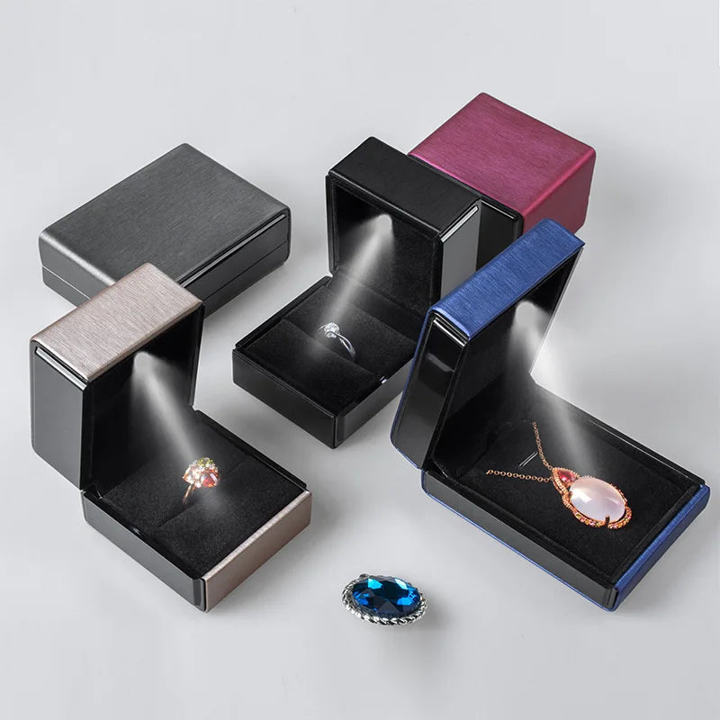 Creative LED Lamp Jewelry Ring Box Luxury Necklace Bracelet Packaging Brushed Leather Jewelry Box Necklace Box Jewelry