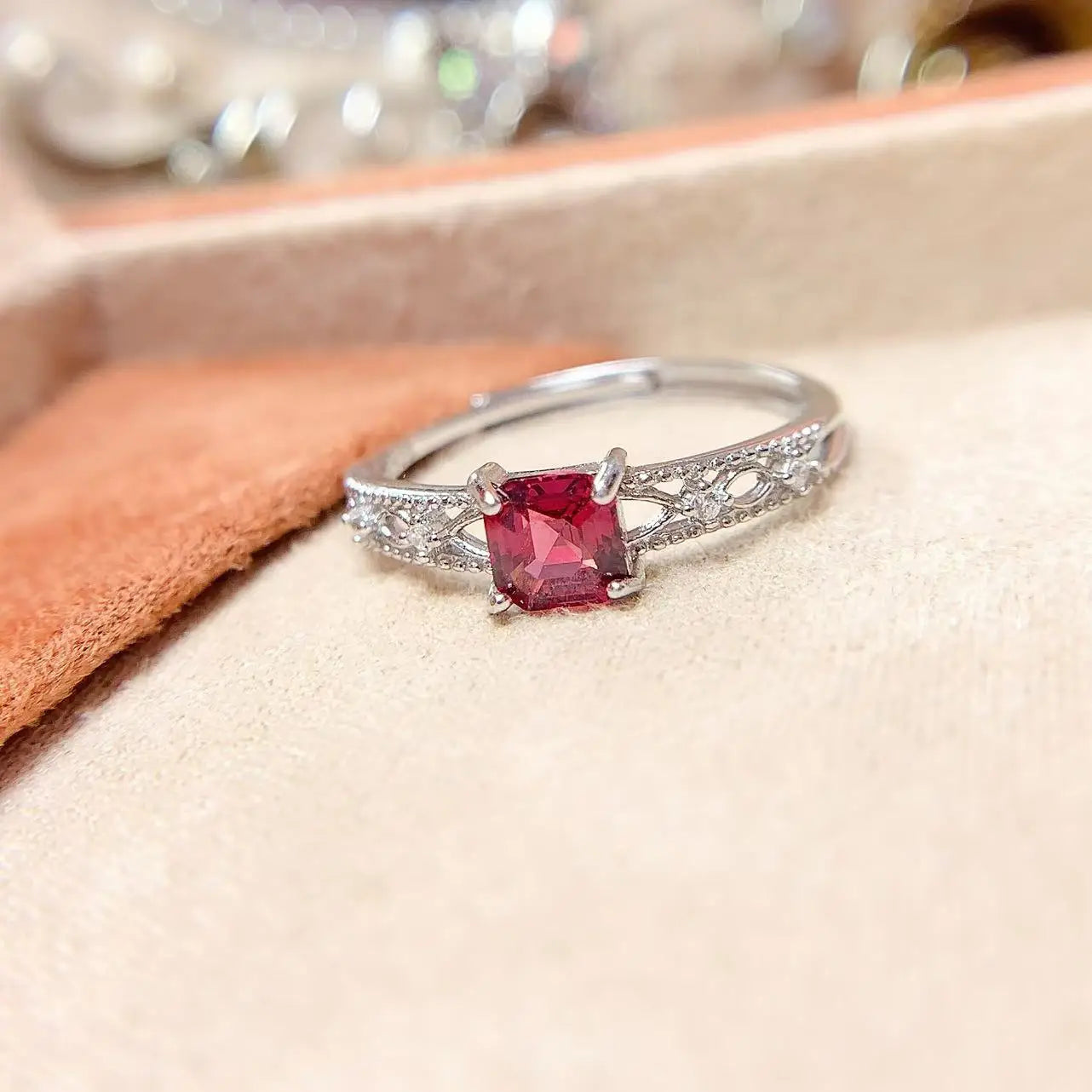 18K White Gold Plated 925 Sterling Silver Luxury Gemstone Ring Emerald Cut Natural Garnet Adjustable for Wedding Good Price