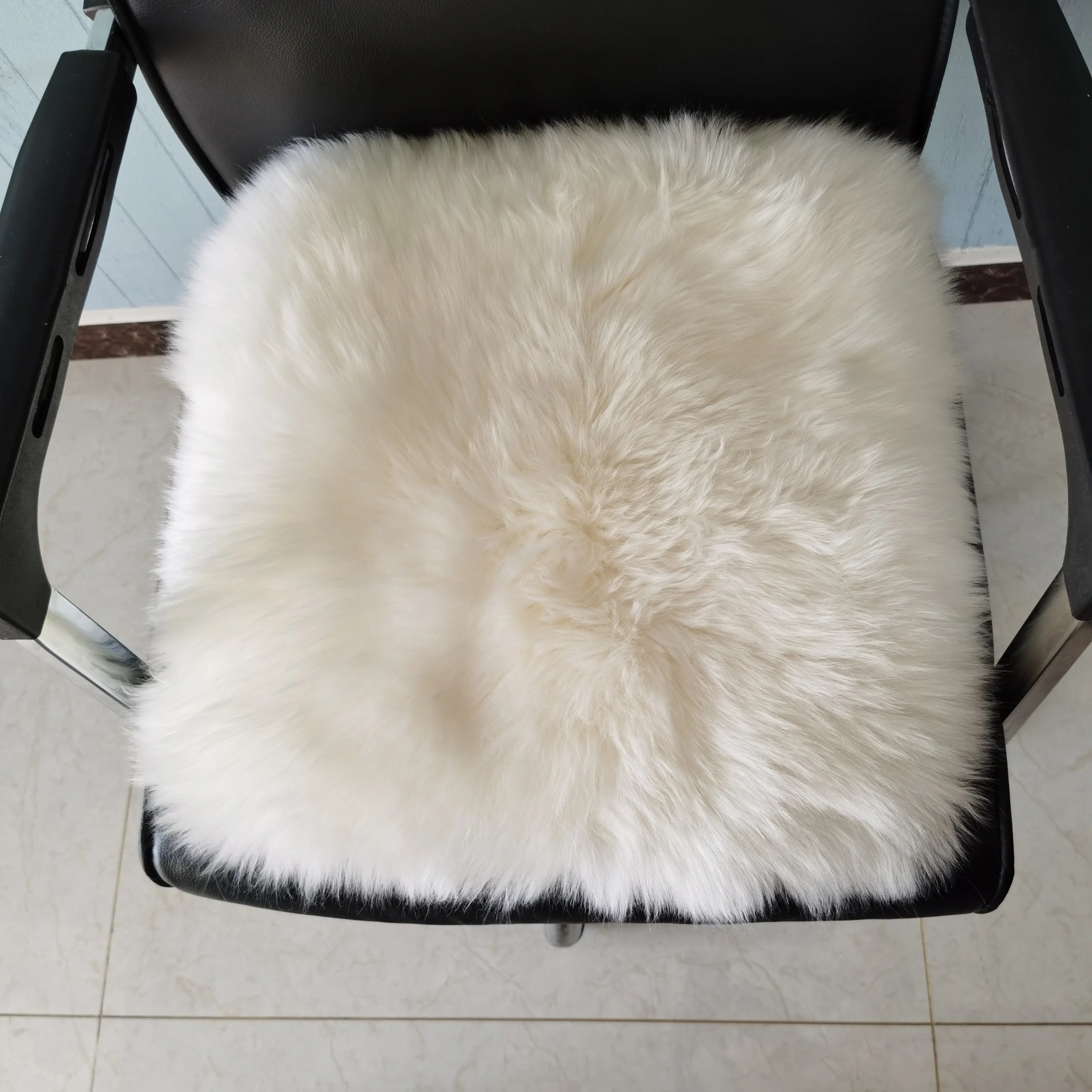 Softlife Luxury Australian Sheepskin Fur Seat Cushion Non-Slip Backed Chair Pad for Home Car Modern Style Soft Luxury Chair