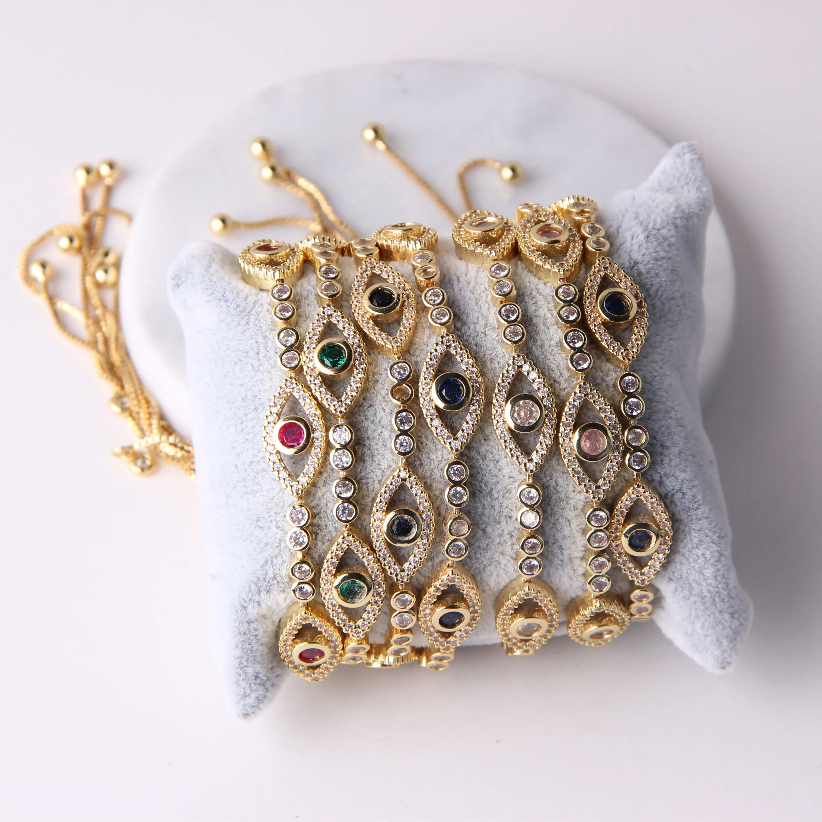 New Innovation Adjustable Edgy Crystal Diamond Eyes of Evil Zircon Bracelets for Women Wearing