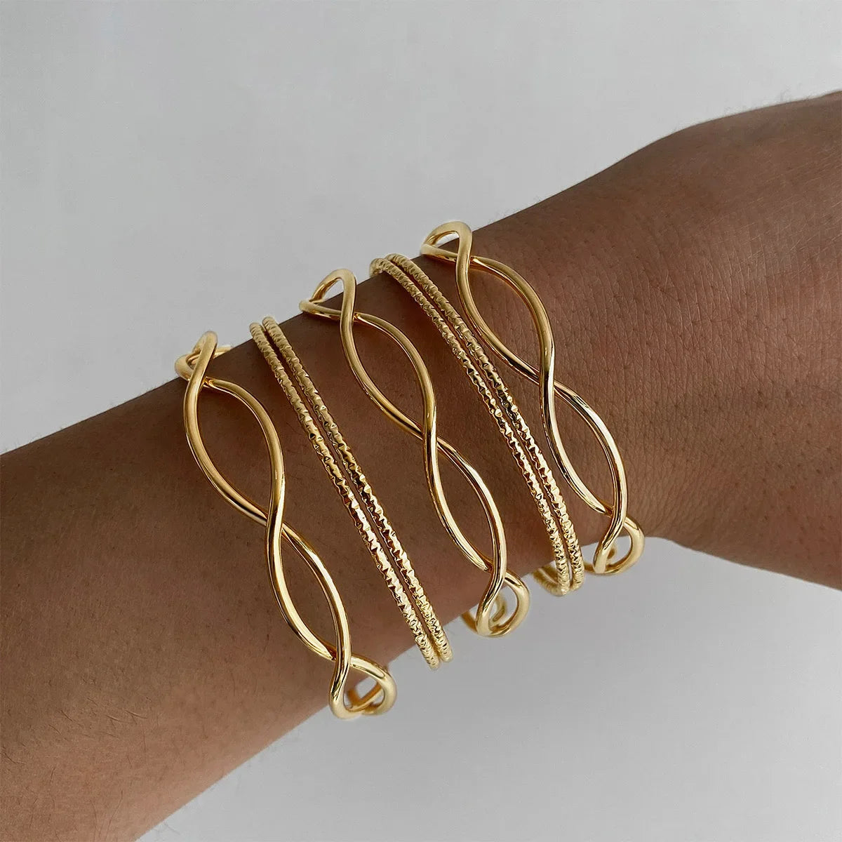 Custom Gold Plated Crossed Wire Bracelet for Women Adjustable Open Mouthed Bangle Hollowed Punk Bracelet Fashion Jewelry