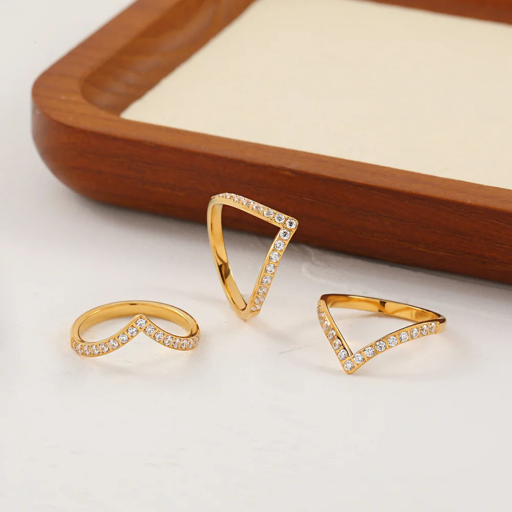 Wholesale DaintyStainless Steel Non Fade Fine Rings Fashion Jewelry 18K Gold Plated Irregular V Shaped Zircon Rings for Women