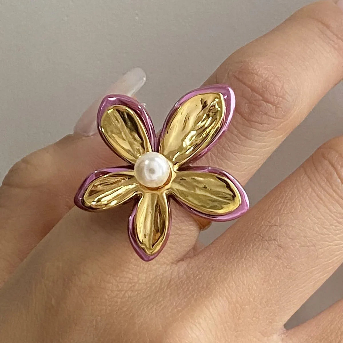New Summer 18K PVD Gold Stainless Steel Adjustable Trendy Romantic Jewelry Pink Enamel Glass Pearl Flower Open Ring for Women