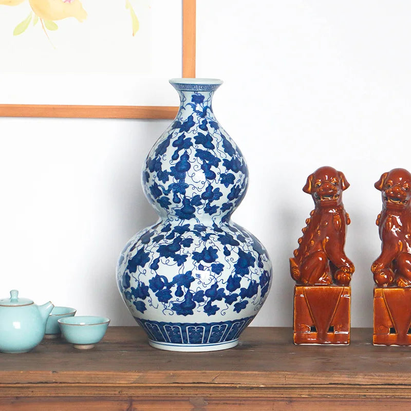 Wholesale Chinese Vintage Style Pink Porcelain JarFlower Pattern Painting Ceramic Jar