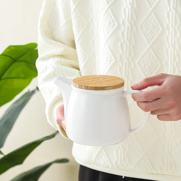 Wholesale Exquisite Japanese Style Modern Luxury Eco-Friendly Tea Set Porcelain Teapot Ceramic Cups Saucers Customized Logo