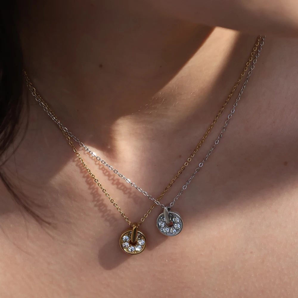 2025 New Design Stainless Steel Round Pendant Chain Necklace Cubic Zirconia Women Jewelry Necklace Circle Pendant Collar Chain