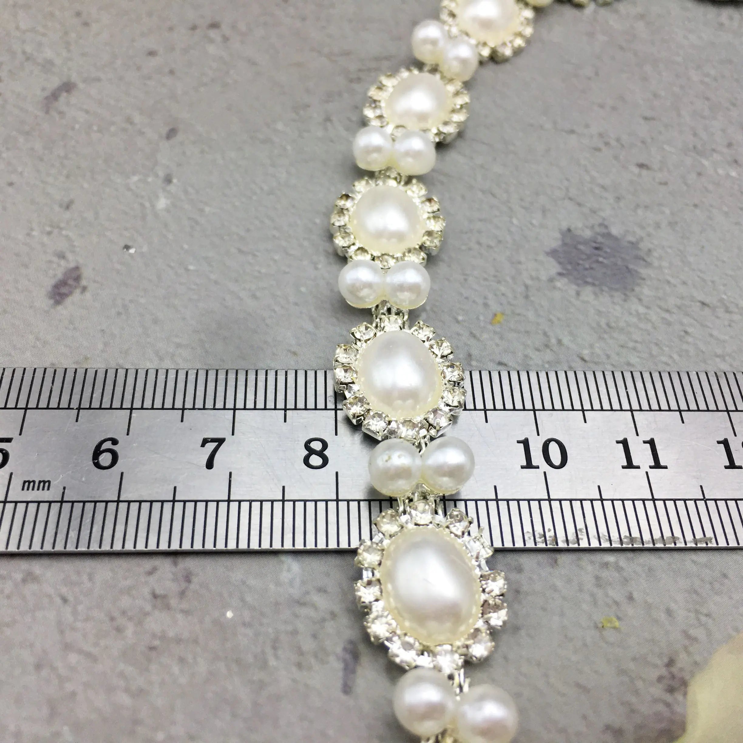 SINRONG 3D DIY Crystal Trimmed Shoes Bags Glass Diamond Decorative Rhinestone Flower Chain Sew-On Applique Pearl Chain for Shoes