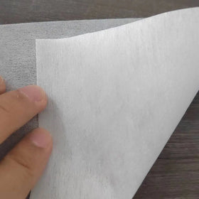 100% Polyester Nonwoven Lining Fabric Roll Black Microfiber Fabric Lightweight Nonwoven Bag Furniture Mattress Sofa Interlining