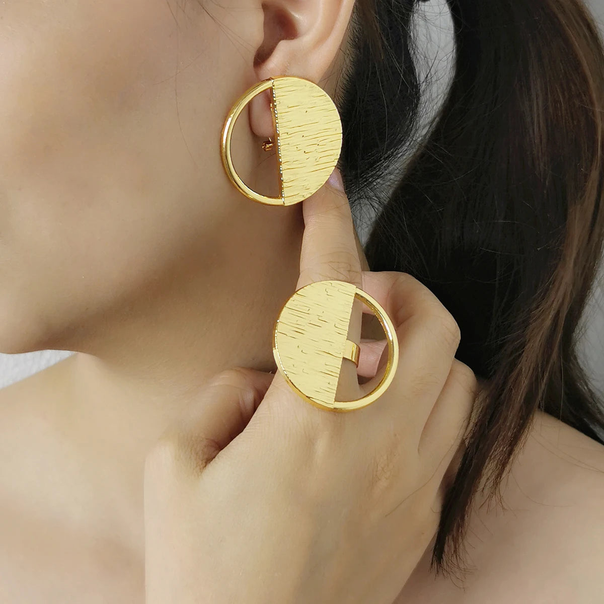 Dubai Jewelry Gold Plated Half Hollow Out Circle Drop Earrings & Ring Sets Metal Unique Jewelry Set Personality Accessories