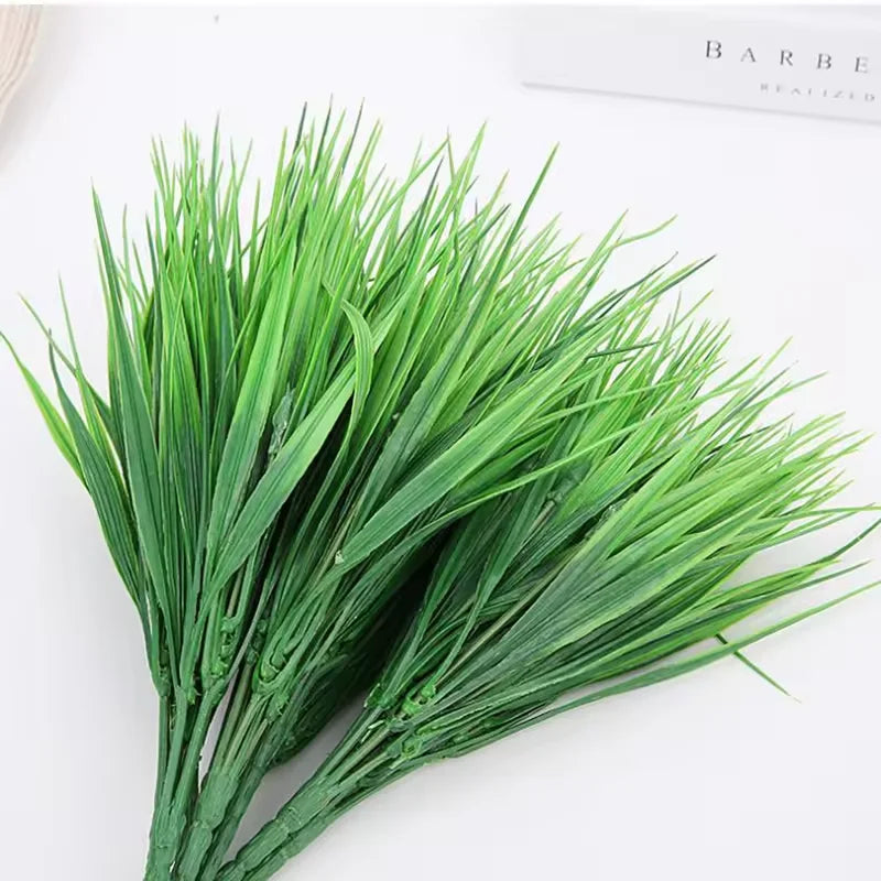 Green Artificial Plastic Grass for Christmas Tree Decorations Cut-Off Flower Arrangements Eco-Friendly Plant Material