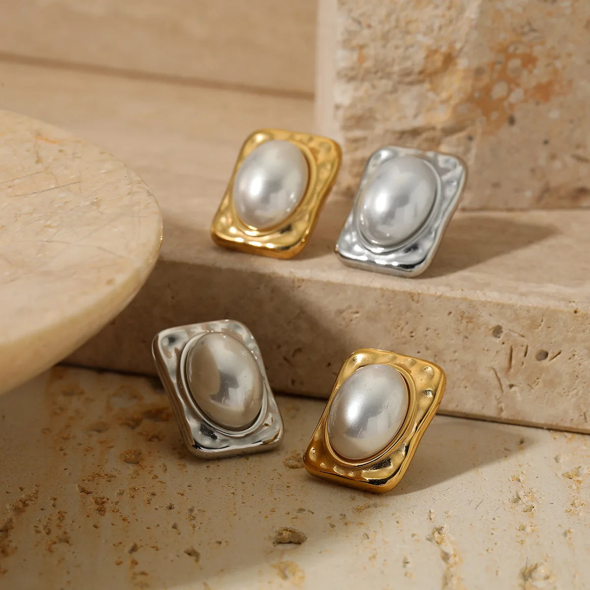 Wholesale 18k Gold Plated Elegant Jewelry Pearl Hammered Waterproof Stainless Steel Stud Earrings for Lady