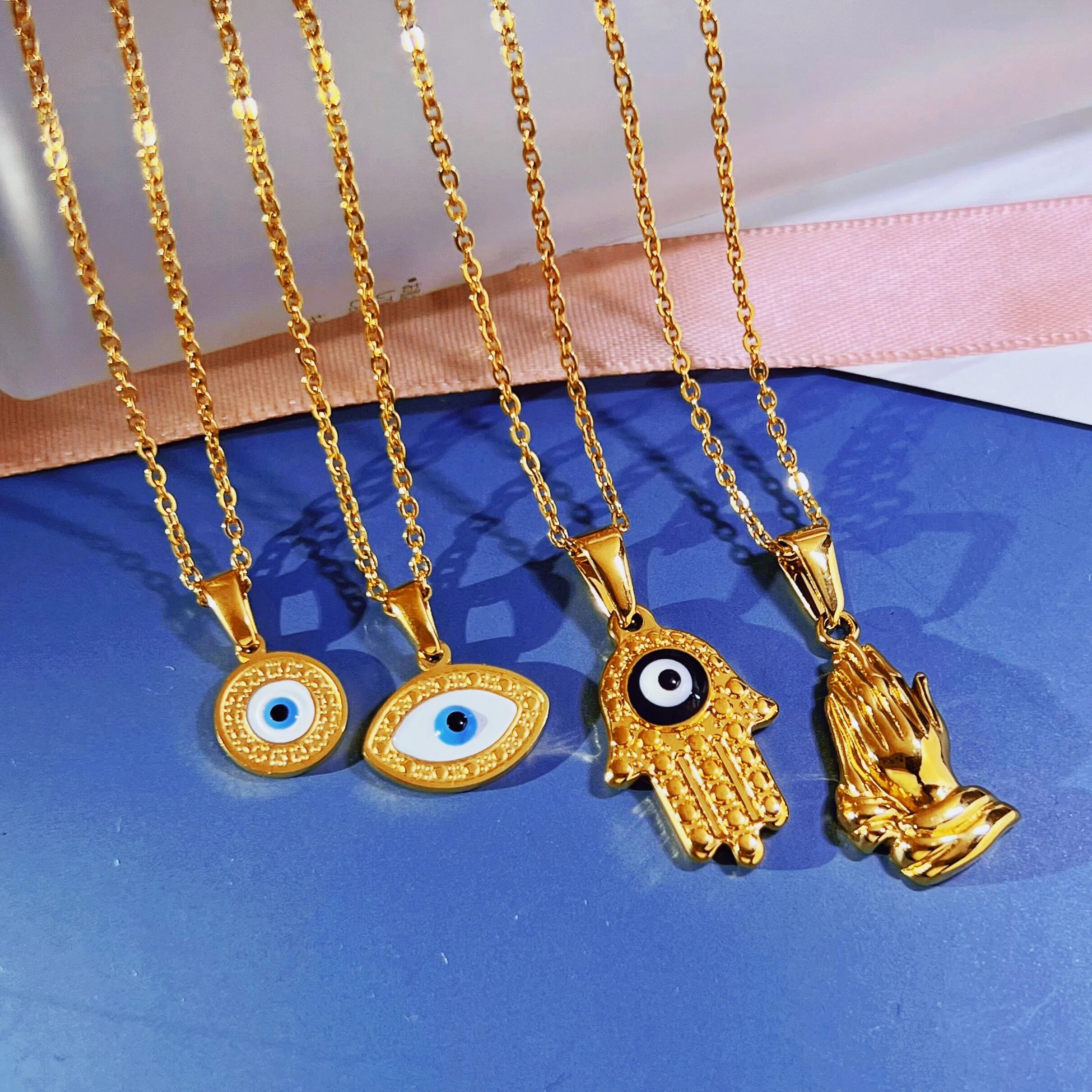 Dainty Evil Eye Hamsa Hand Necklace 18k Gold Plated Praying Hands Jewelry White Blue Eye Pendant Necklace for Women