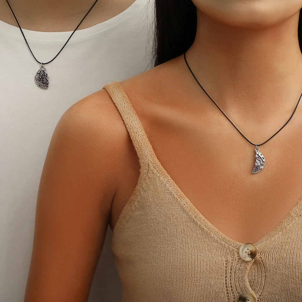 Trendy 2pcs for One Set Embossed Sun Moon Couple Rope Necklace for Men Women Anniversary Jewelry Gifts