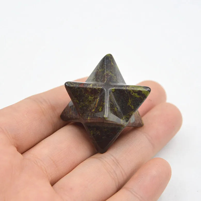 Hongzhuo Wholesale Lot 17pcs Dragon Blood s Multi-Color Carved Gemstone 1 Inch Merkaba Star Healing Sacred Geometry Chakra Stone Crafts