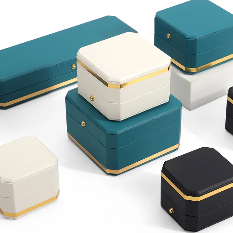 Wholesale Oem Custom Luxury Gift Earring Ring Storage Portable Travel Leather Packaging Box for Magnetic Jewelry