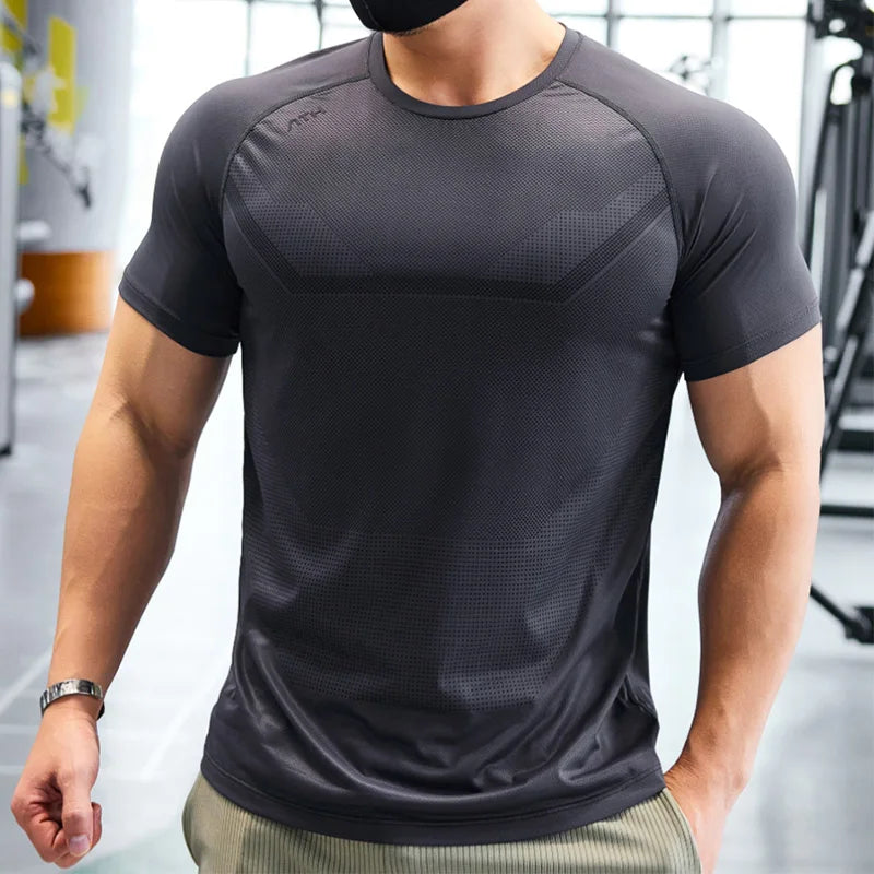 Short Sleeve Sports 100 Polyester T Shirt Ultra Light Wholesale Breathable Gym Fitness Men T Shirts Custom Logo