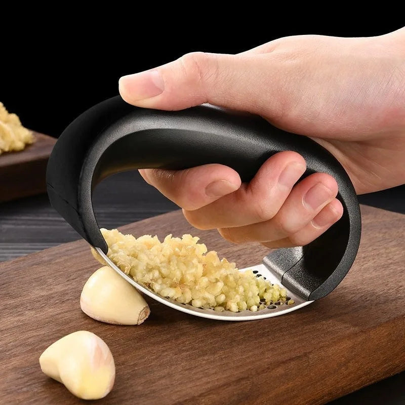 Factory Household Stainless Steel Garlic Press Manual Kitchen Food Storage Container Mincer Pounder Carton Packing Garlic Press