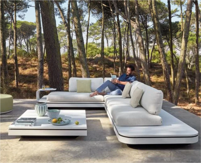 Hot Selling Modern Sectional Sofa Set Outdoor Aluminum Furniture with Cushions for Garden and Patio