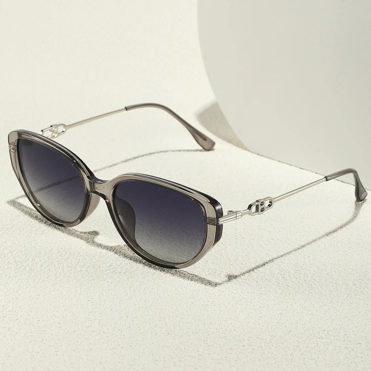 New Arrival Luxury Ladies Black Womans Polarized Sunglasses Cat Eye Sun Glasses Women2025