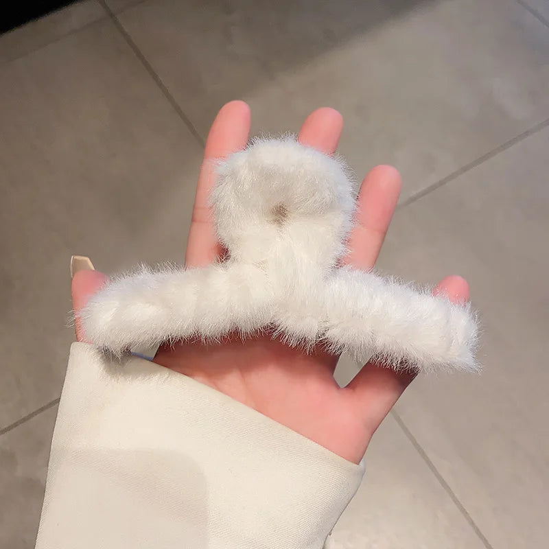 FanYue 12CM Large Fashion Fluffy Hair Claw for Women Winter New Arrival Plush Acrylic Fancy Hair Claw Clips 2023