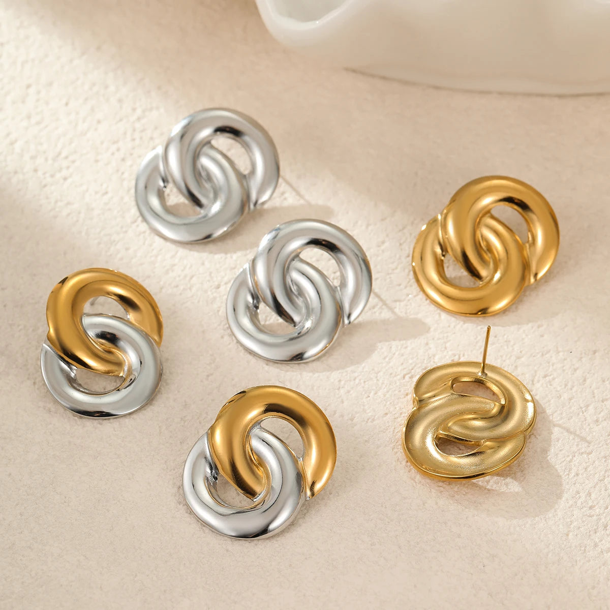 Ins Hot Sale Double Circle Two Tone Stud Earrings Women Simple Stainless Steel Hypoallergenic Fashion Jewelry