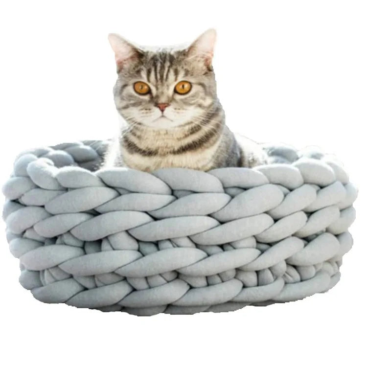 Customizable Handmade Winter Pet Sofa Comfortable Foldable Dog and Cat Bed in Solid Fiber Deep Sleep Cushion with Yarn Pattern