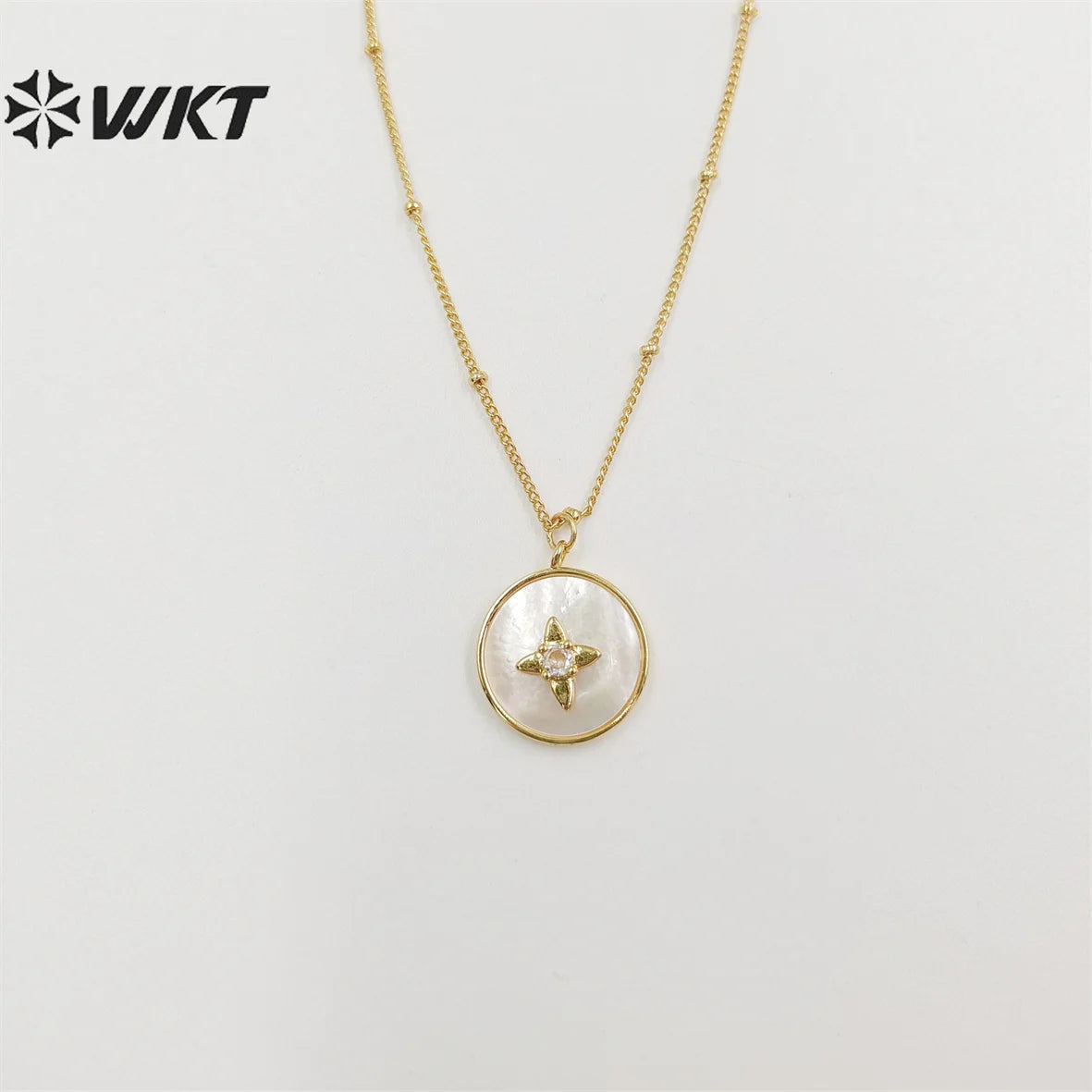 WT-JN213 WKT New Delicate Round Shell Necklace Micropaved Cubic Zircon White Pearl Shell Pendant Necklace With 18inch Chain
