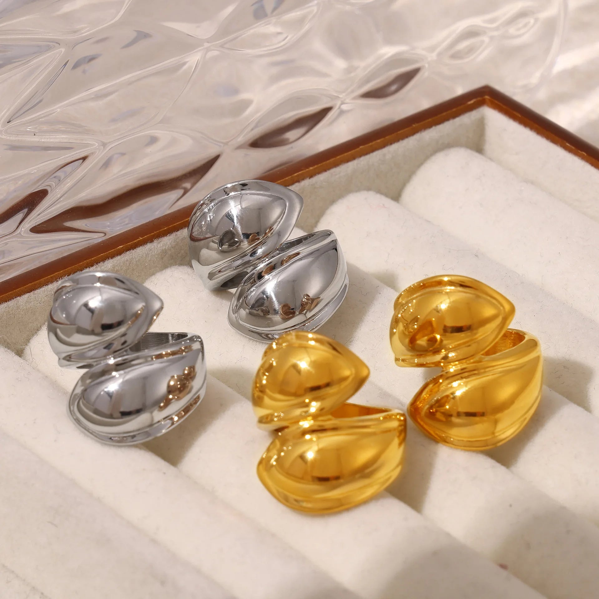 2024 New Fashionable Stainless Steel Hypoallergenicity Jewelry 18k Gold Plated Geometric Asymmetric Waterproof Ring Women YF3859
