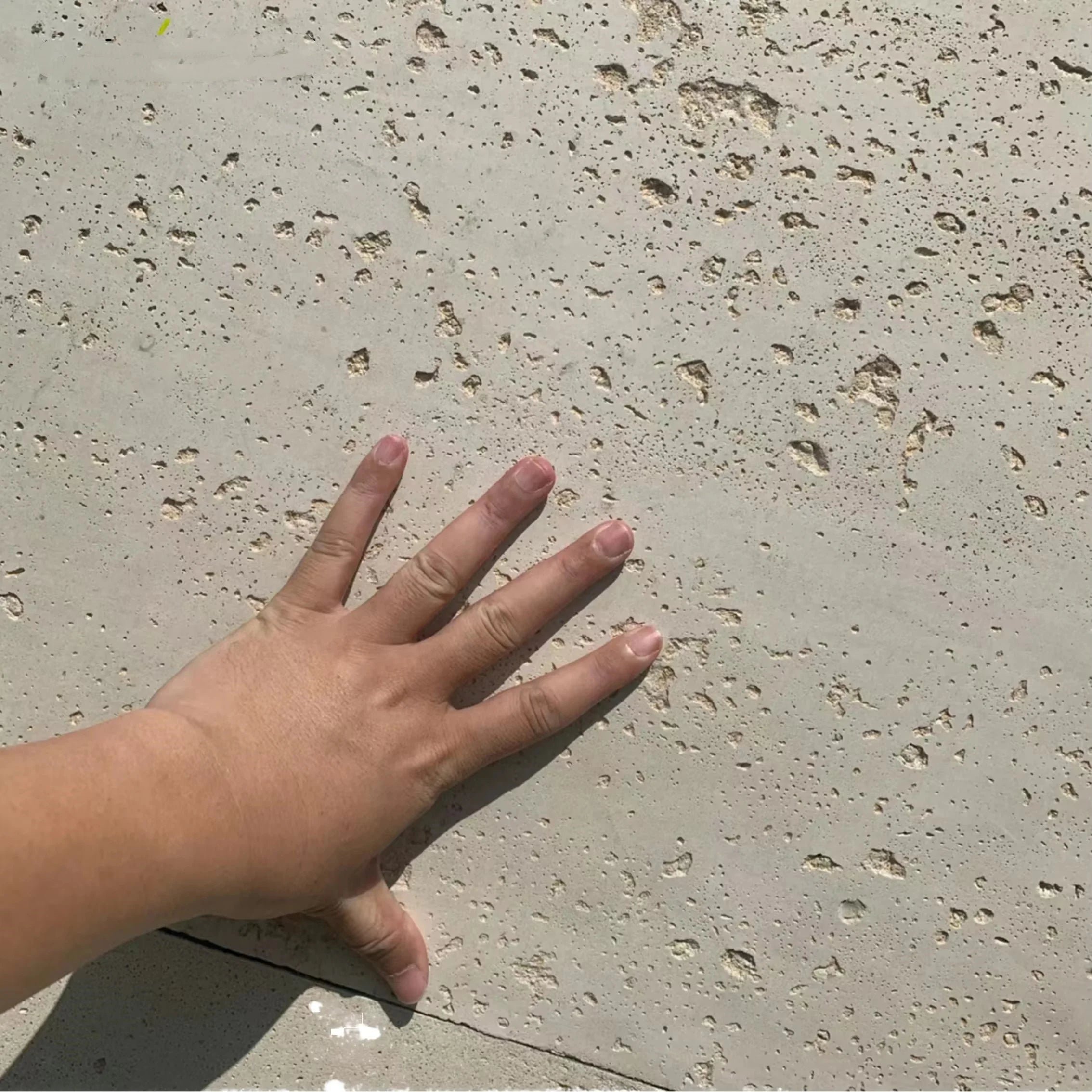Unfilled Super White Travertine Customized Block Slabs with Antique Finish for Modern Outdoor Wall Cladding Tiles
