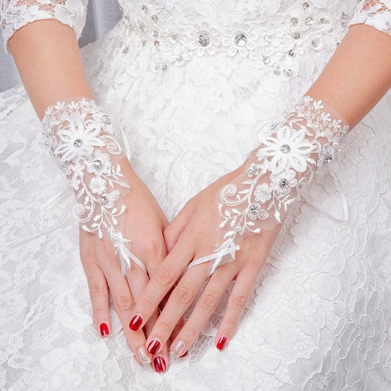 GENYA Lace White Wedding Mittens Crystal Tulle Fingerless Bridal Mitten Wrist Cuff Women Flower Short Mitten for Bride