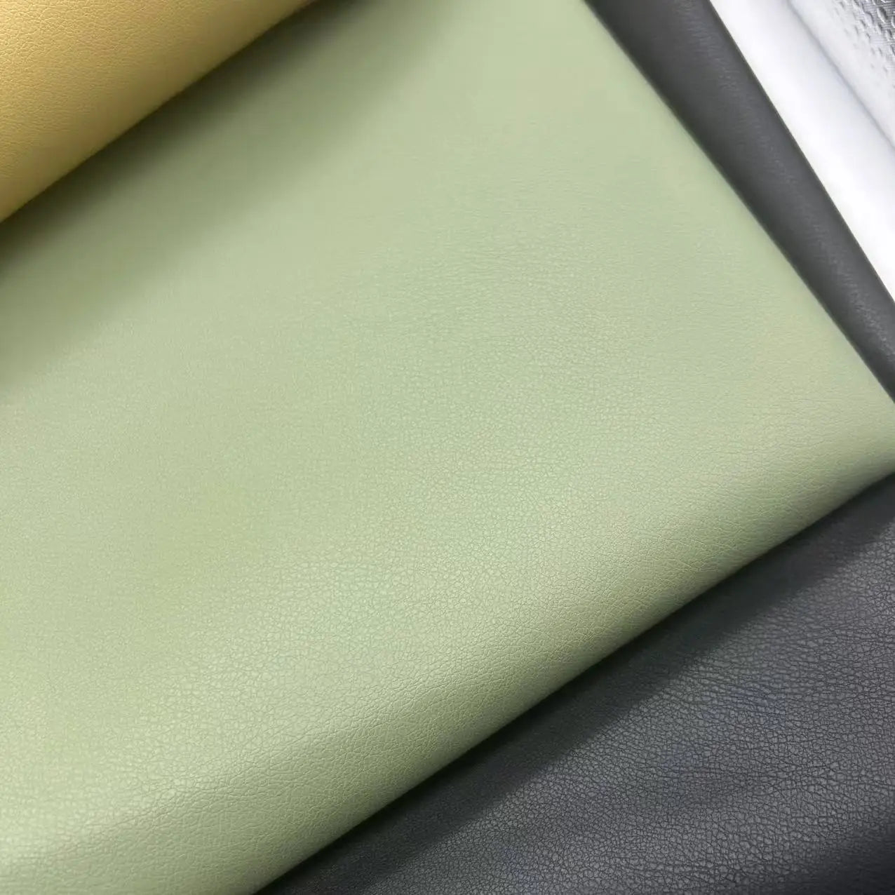 Factory Direct 0.6MM Viscose Leather Shiny PU for Outdoor Coats Waterproof Dresses-Latest Styles Versatile Garments Accessories