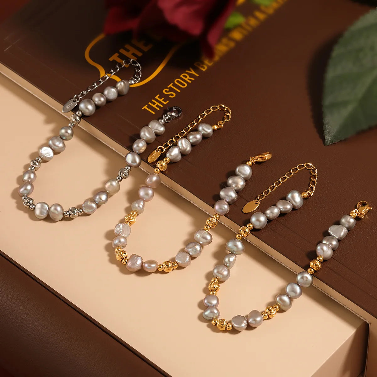 YF3880 French Retro Handmade Stainless Steel Jewelry 18k Gold Plated Gray Freshwater Pearl Bead Bracelet Women Waterproof