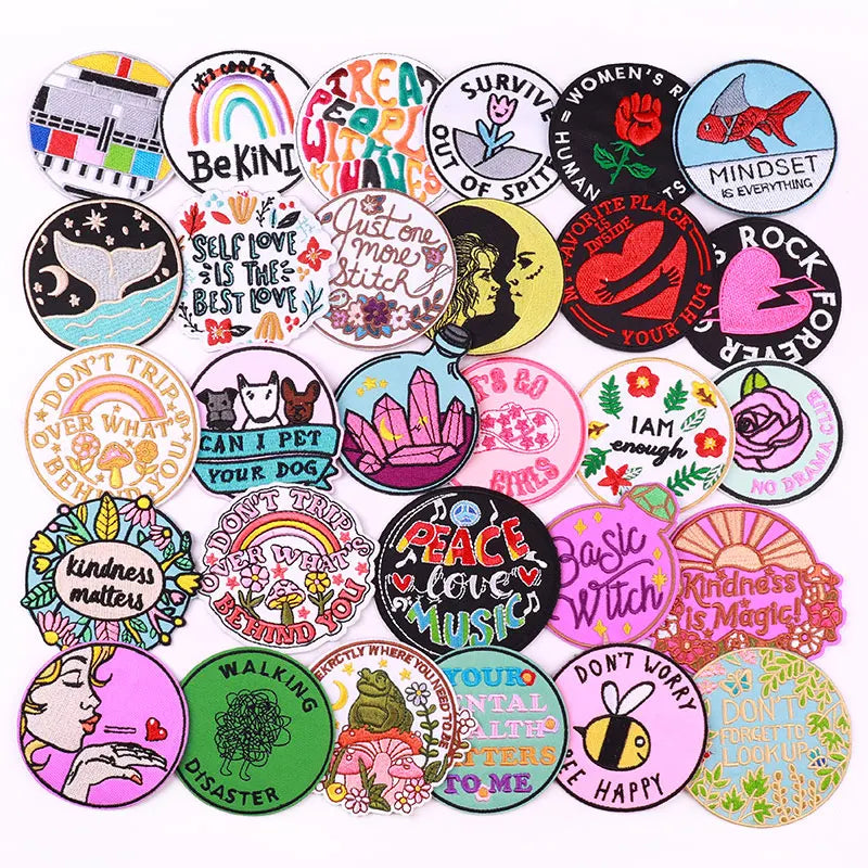 Fashionable Hot Selling Badges Wholesale Customized Animal Flower Letter Irregular Shapes Team Logo Fabric Embroidery Patches