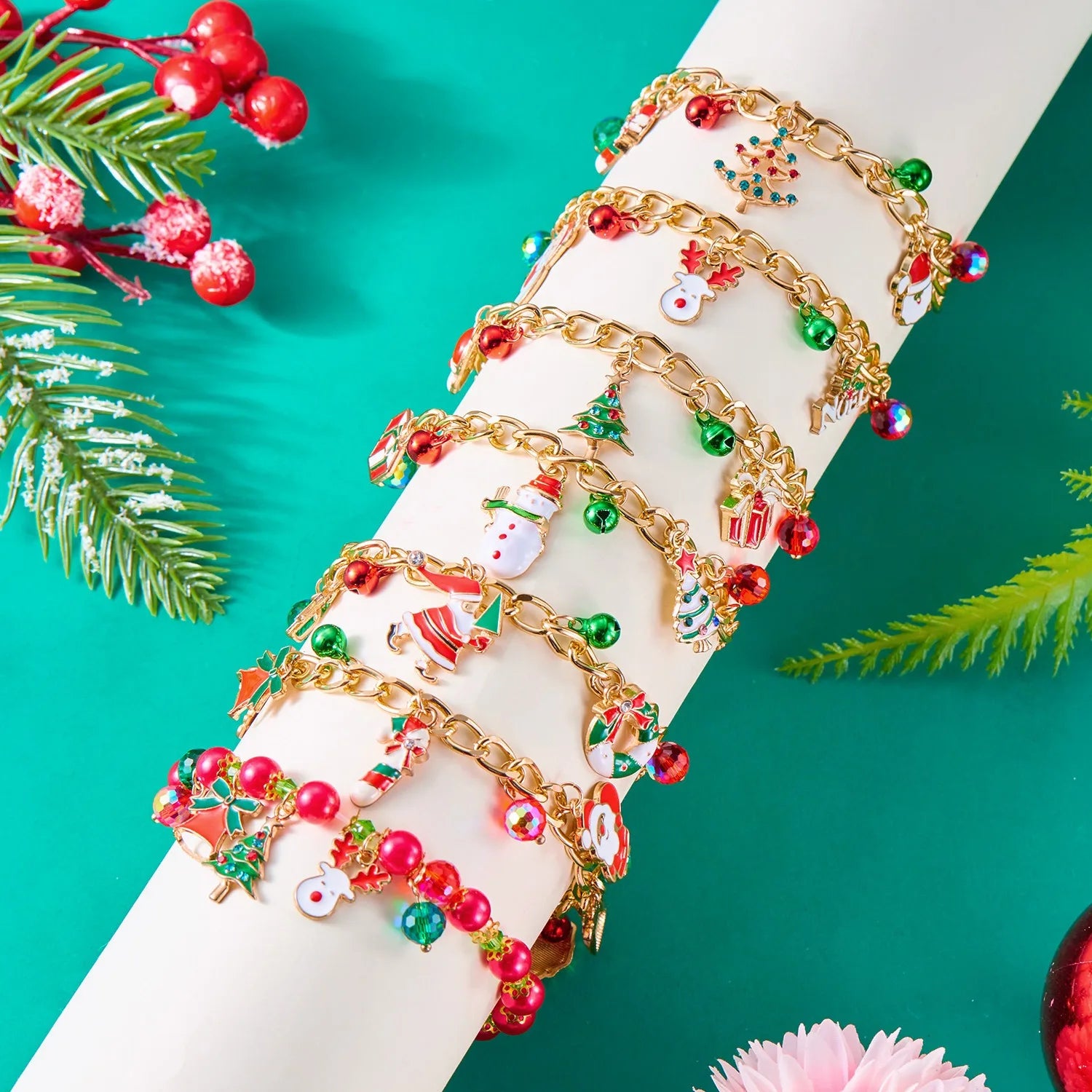 Hot Selling New Christmas Fashion Snowflake Pearl Charm Bracelets for Women Santa Bells Pendant Zinc Alloy Christian Party Gift