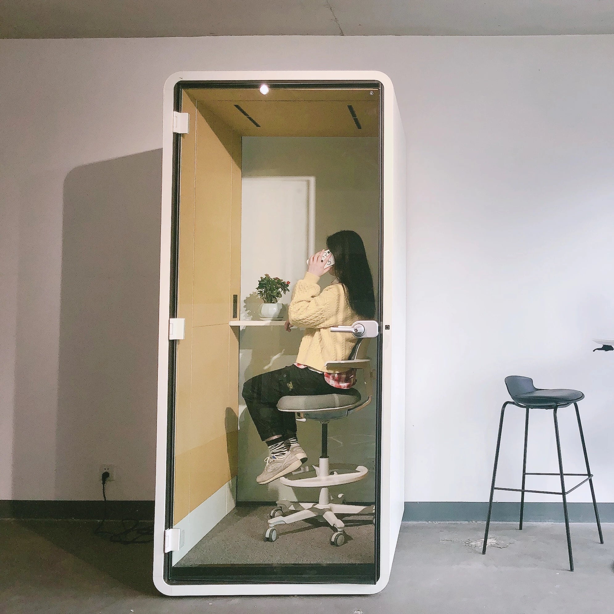 Soundproof Durable Foldable Office Phone Booth Acoustic Meeting Pod Movable 60% Sound Absorbing Material Hospital & Home Use