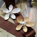 Vintage Frosted Pearl Five-petal Flower Brooch Girl Student Pearl Flowers Party Pin Corsage Brooches Gift