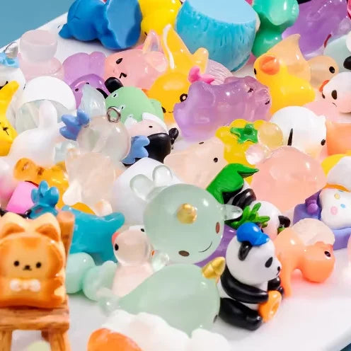 Mixed 100pcs Cartoon Toy Resin Farm Forest Small Sea Creature Animals Miniatures for Doll House Decoration Mini Things Figure