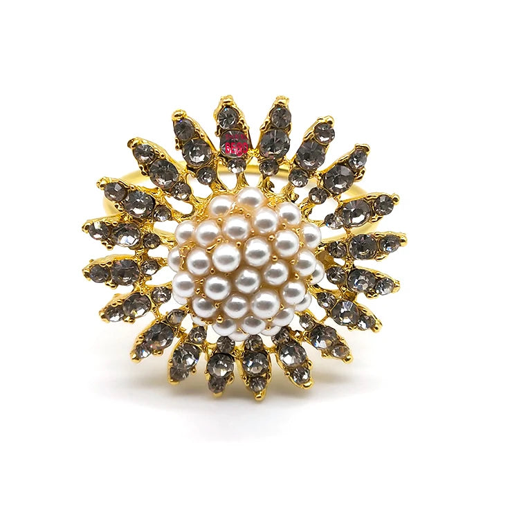 2026 Luxury Pearl Sunflower Gold Metal Eco-Friendly Napkin Rings Holder Crystal Rhinestone for Hotel Wedding Christmas Table