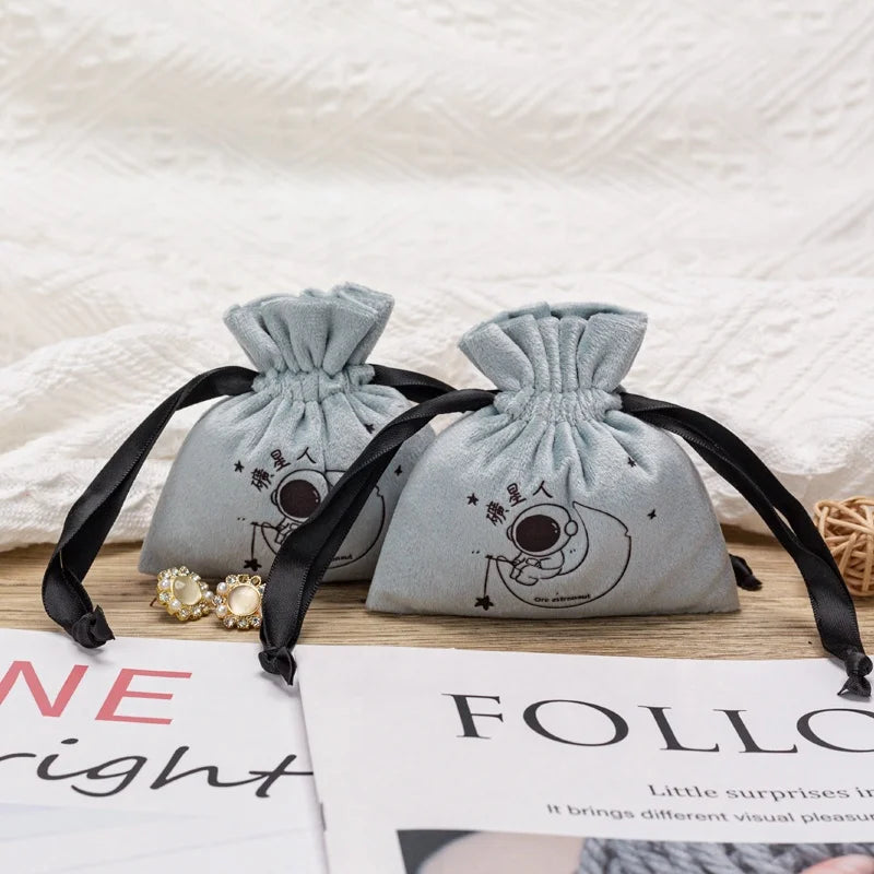 Custom Logo Printing Blue Small Velvet  Gift Drawstring Packaging Bag Soft Velvet Cosmetic Jewelry Pouch Recyclable