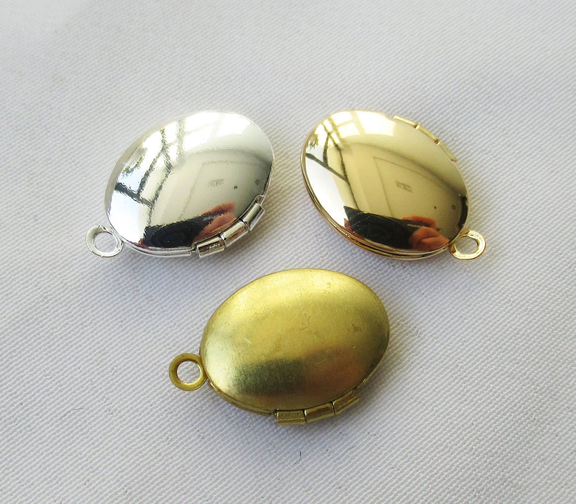 Oval Photo Lockets 11x14mm Smooth Brass Locket Pendant for Necklace Making DIY Crafts