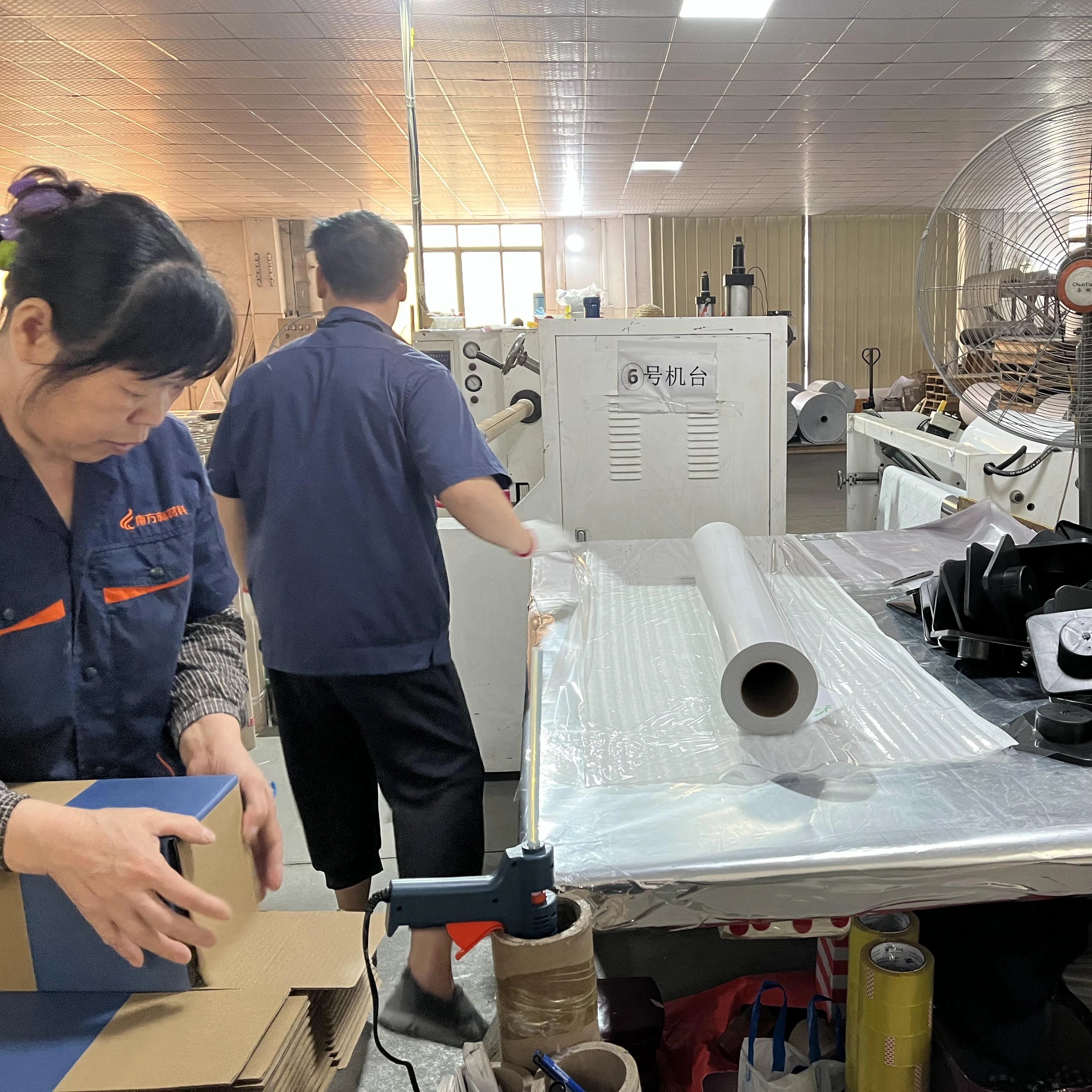 China Venta De Vinilos Adhesivos Para Pisos Impermeable Holografico Papel Vinilo Adhesivos Rollos Para Auto Self Adhesive Vinyl