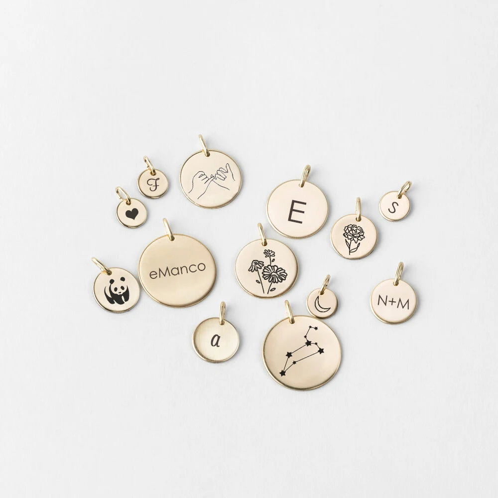 EManco Customized Logo Round  Coin Charm Tag Gold  Plated Alphabet Stainless Steel Disc Pendants Charms Brand Logo