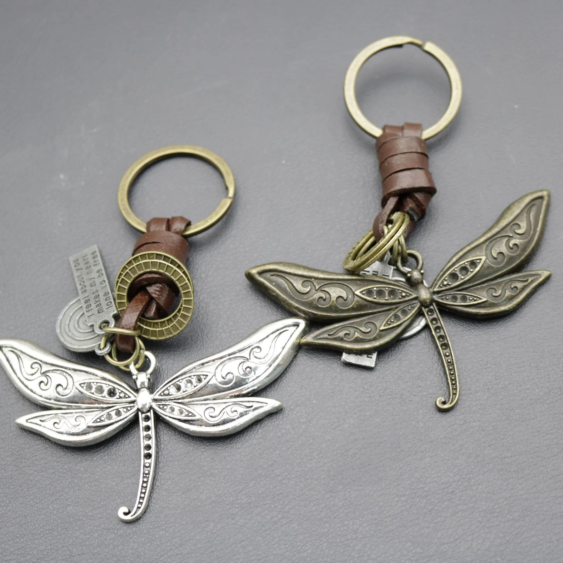 Men's Retro Dragonfly Keychain Creative Woven Cowhide Design Bronze Alloy Metal