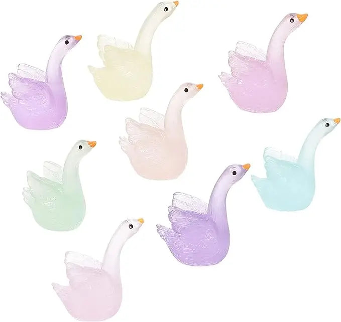 New Design Miniature Resin Swan Tiny Glow Toy Mini Swan Glowing in the Dark Kids Toys Miniature Fairy Garden Accessories Decor
