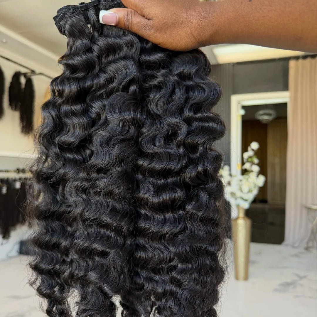 Hot Selling Burmese Curly Hair Bundles Wholesale Vendor Cuticle Aligned Raw Hair Extension Indian Curly Weaves Natural Black